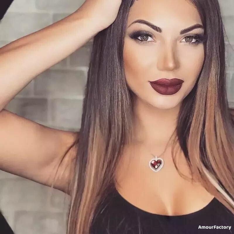 Armine, 28